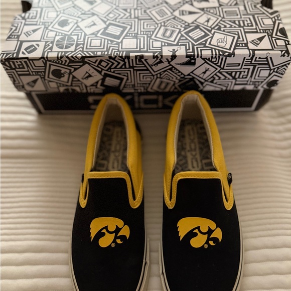 Black and Yellow Iowa Hawkeye Slip-On Shoes - Picture 1 of 2